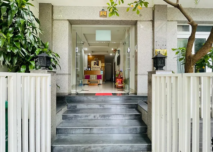 Emerald Apartments